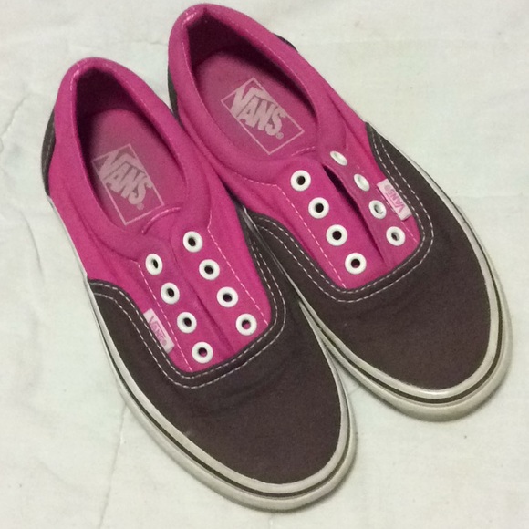 Vans Shoes - Vans, women’s size 6, lace up.
